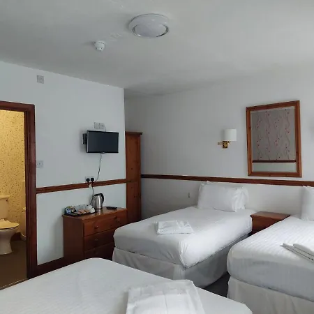 ゲストハウス Twa Dogs 3*