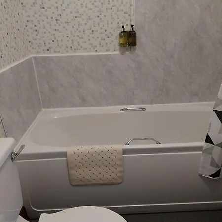 Twa Dogs ゲストハウス 3*